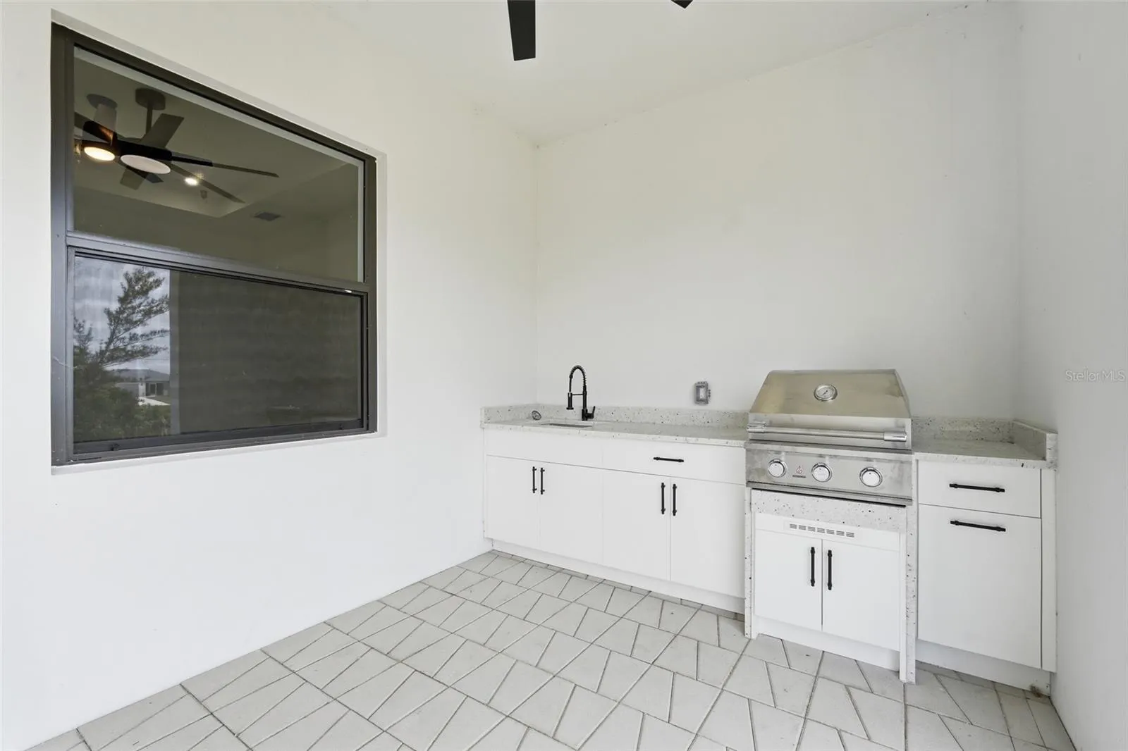 Outdoor Kitchen