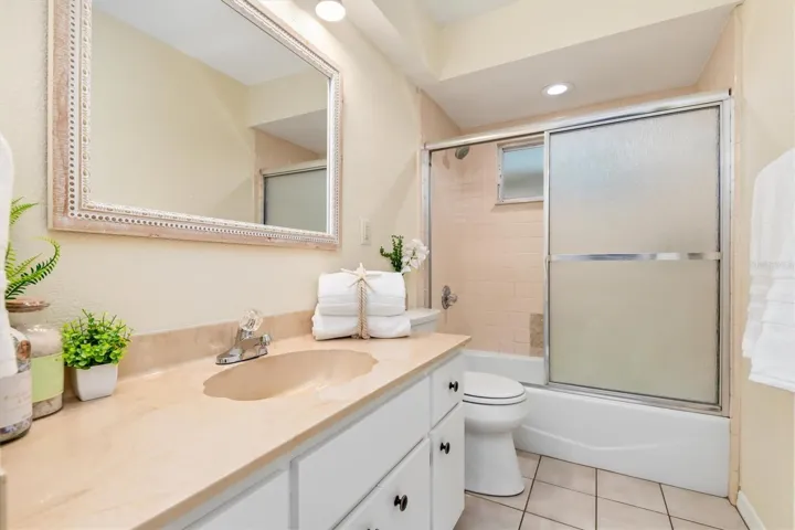2nd bathroom