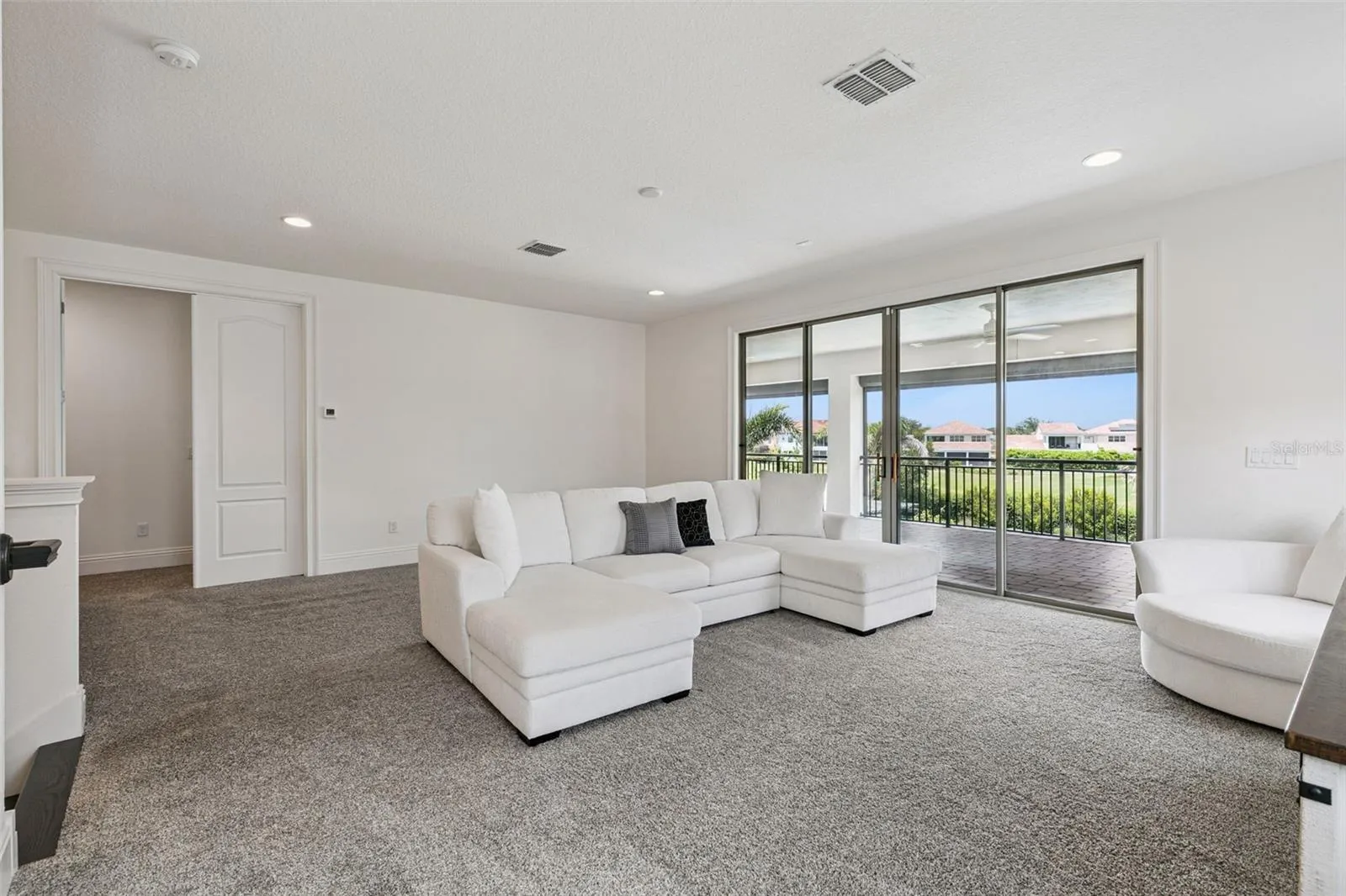 Upstairs Loft/Bonus Room with balcony access