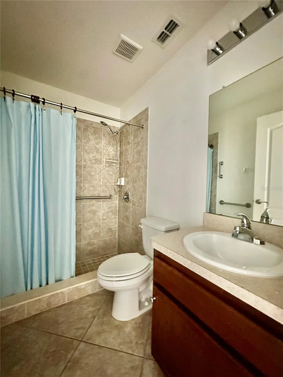 2nd Bathroom