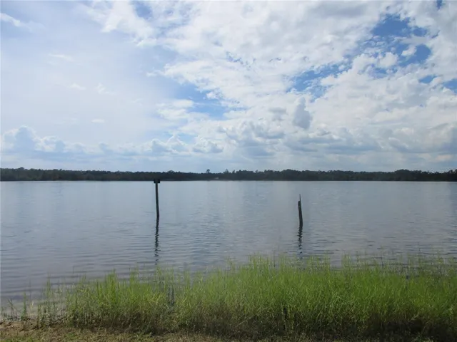 400 Acre North Lake