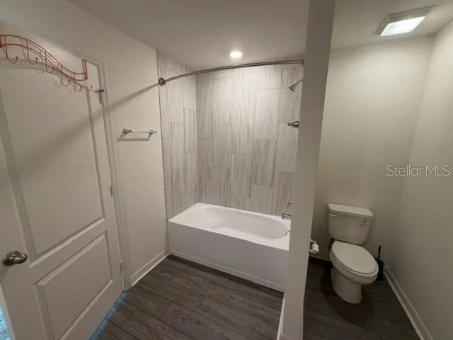 Primary Bath (Alternate View)