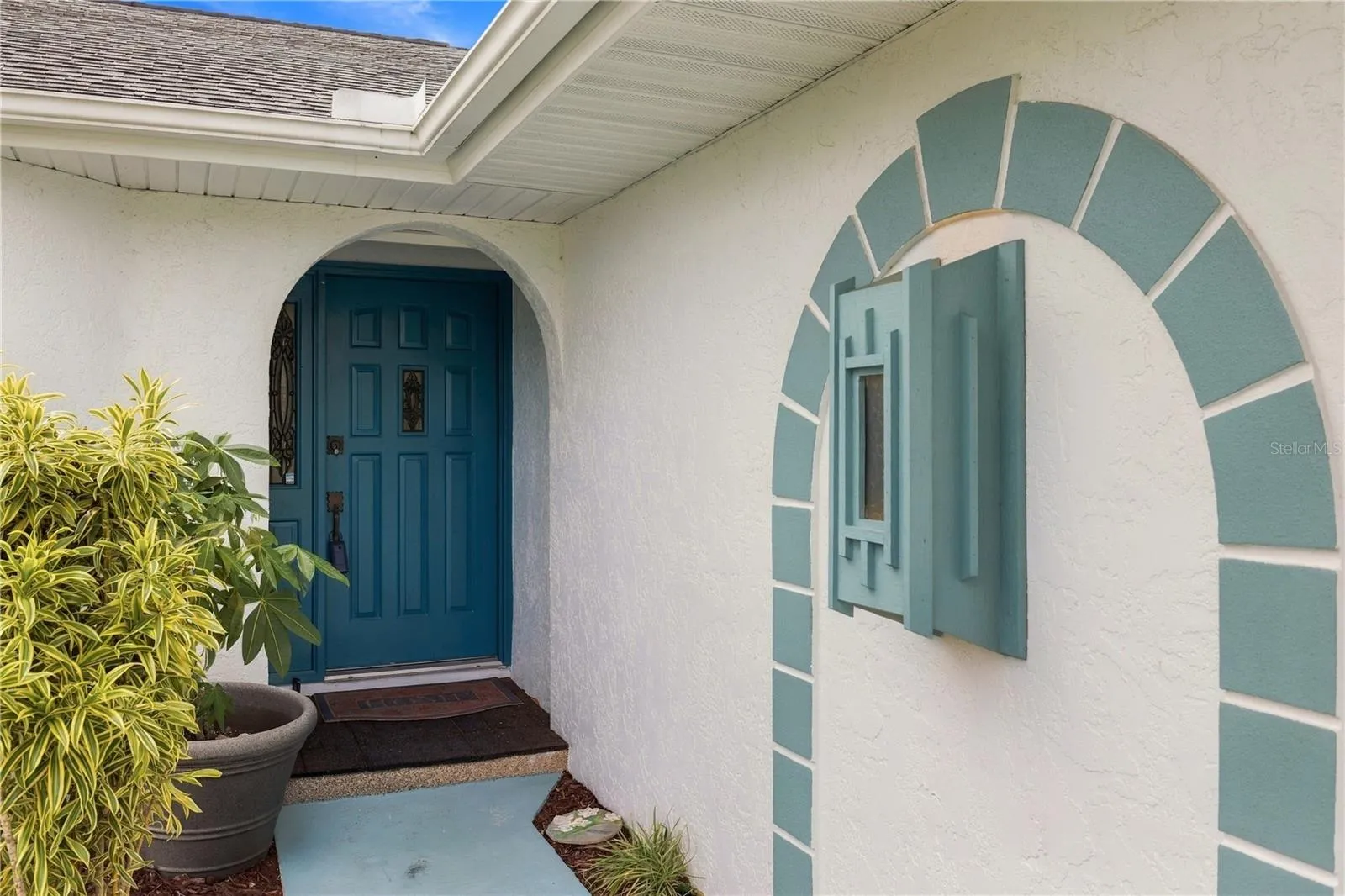 inviting front foyer entry