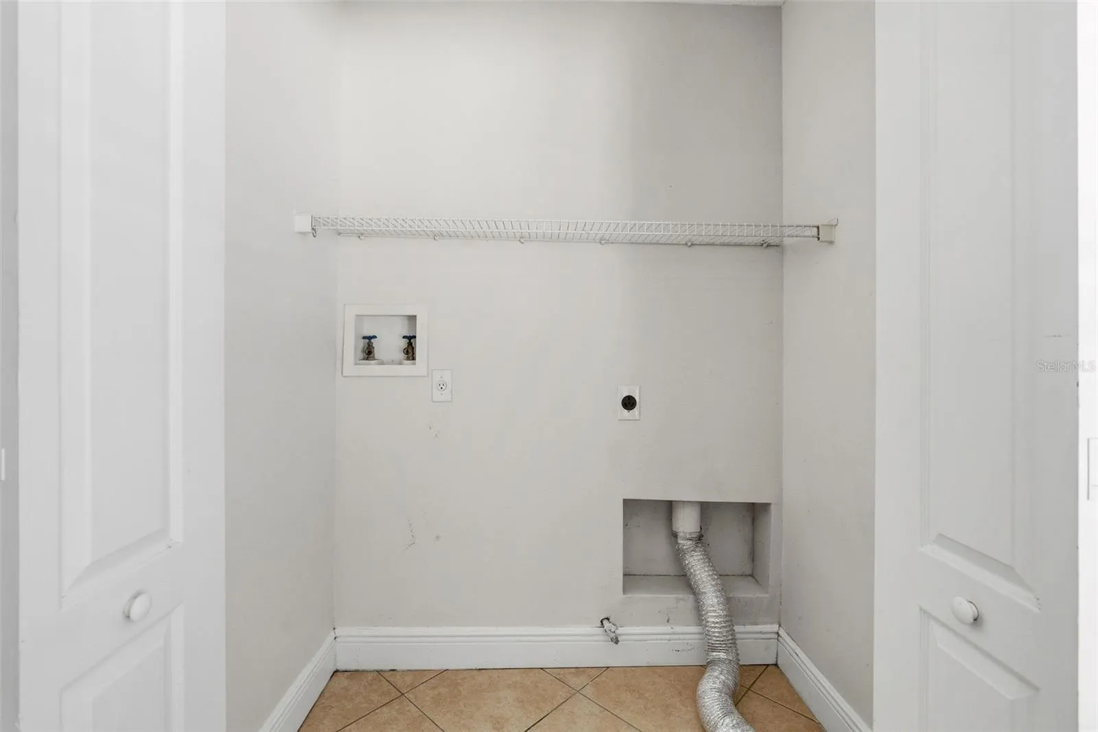 WASHER AND DRYER HOOKUP