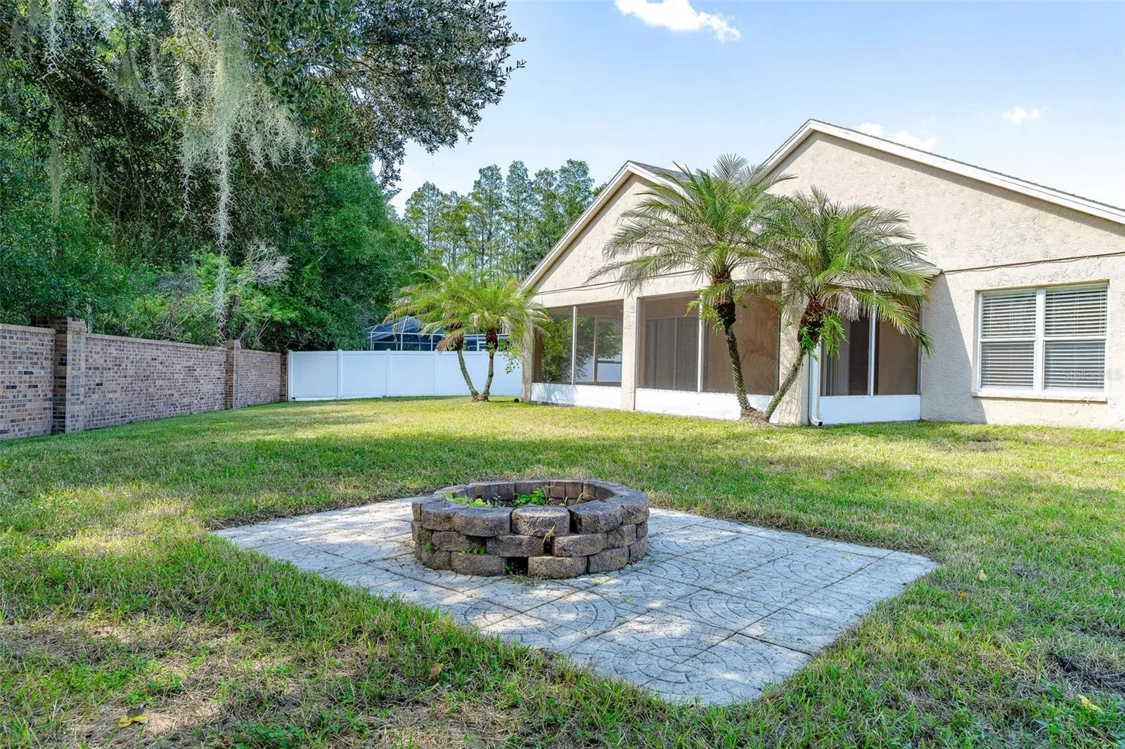 BACKYARD WITH FIRE PIT