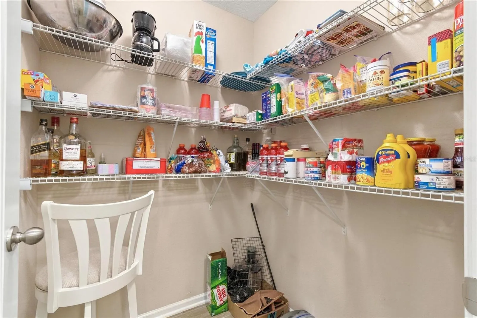 Walk in pantry