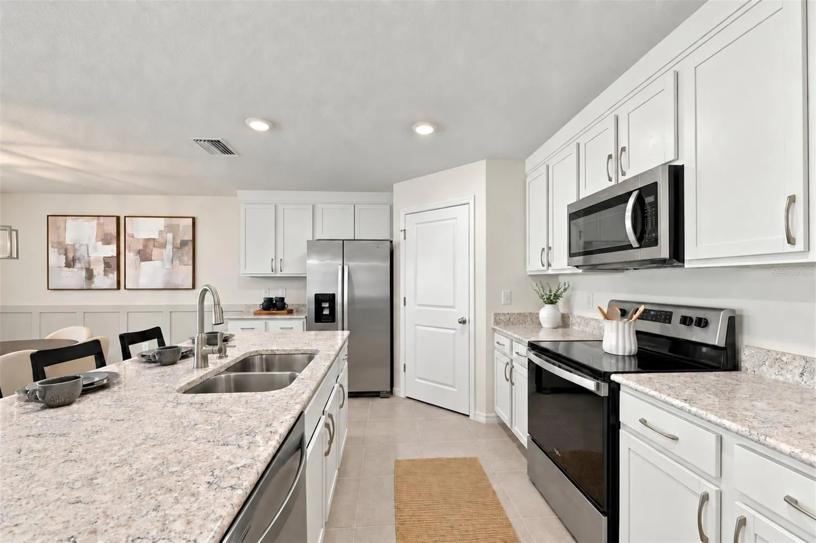Kitchen and Appliances - 1011 Tidal Rock Ave