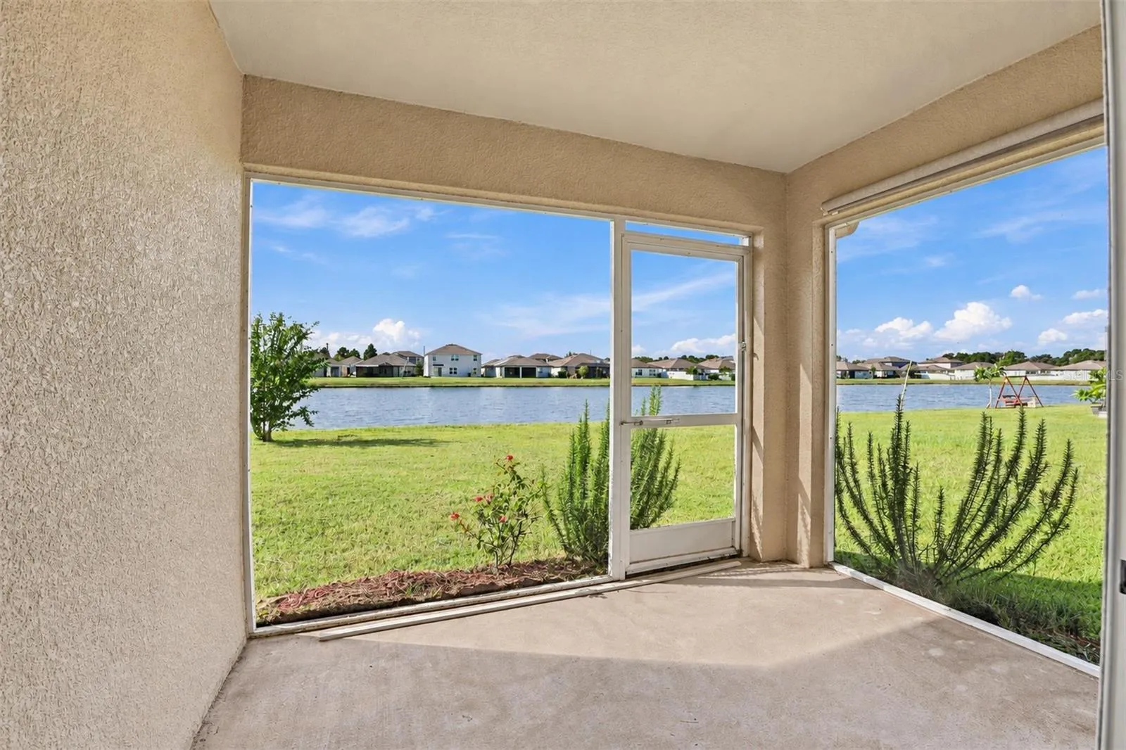 Screened Lanai and Pond View - 1011 Tidal Rock Ave