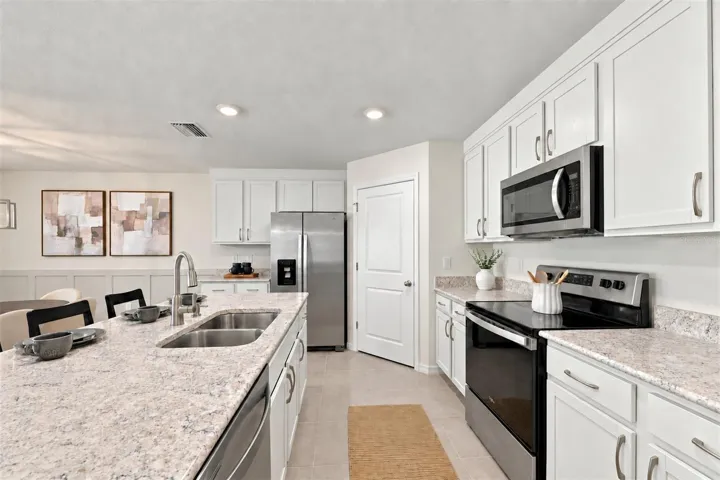 Kitchen and Appliances - 1011 Tidal Rock Ave