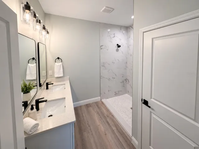 Virtually staged