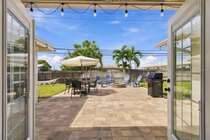 Indoor/Outdoor Living