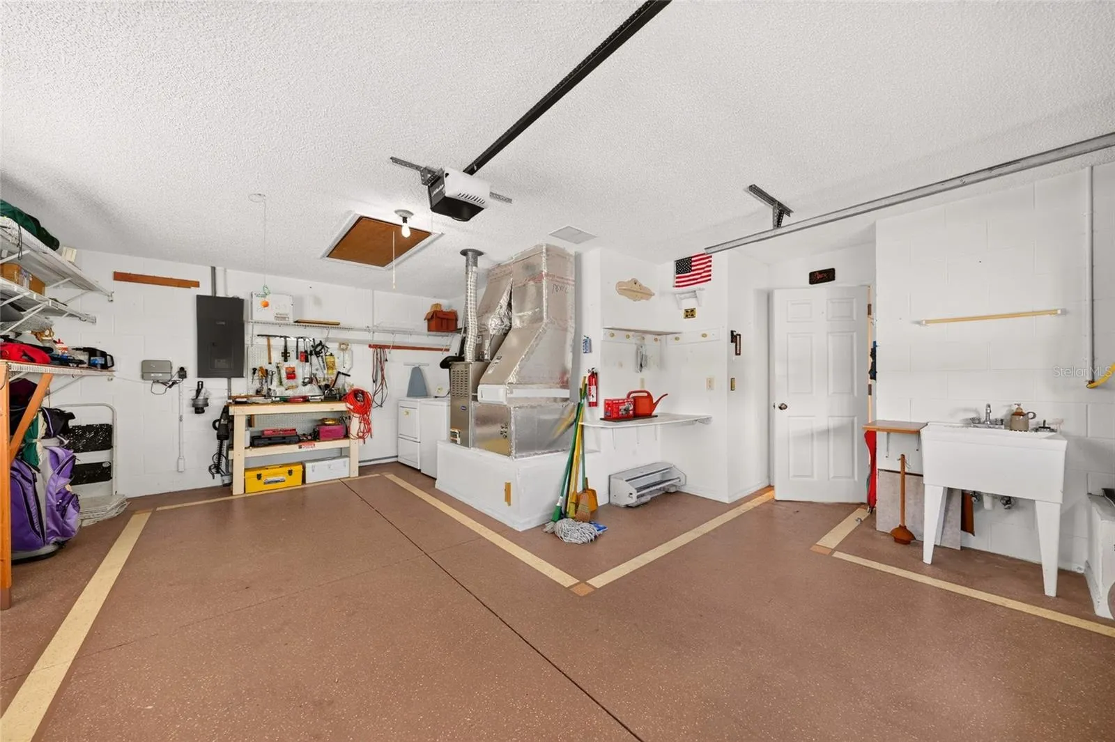 Garage with washer and dryer