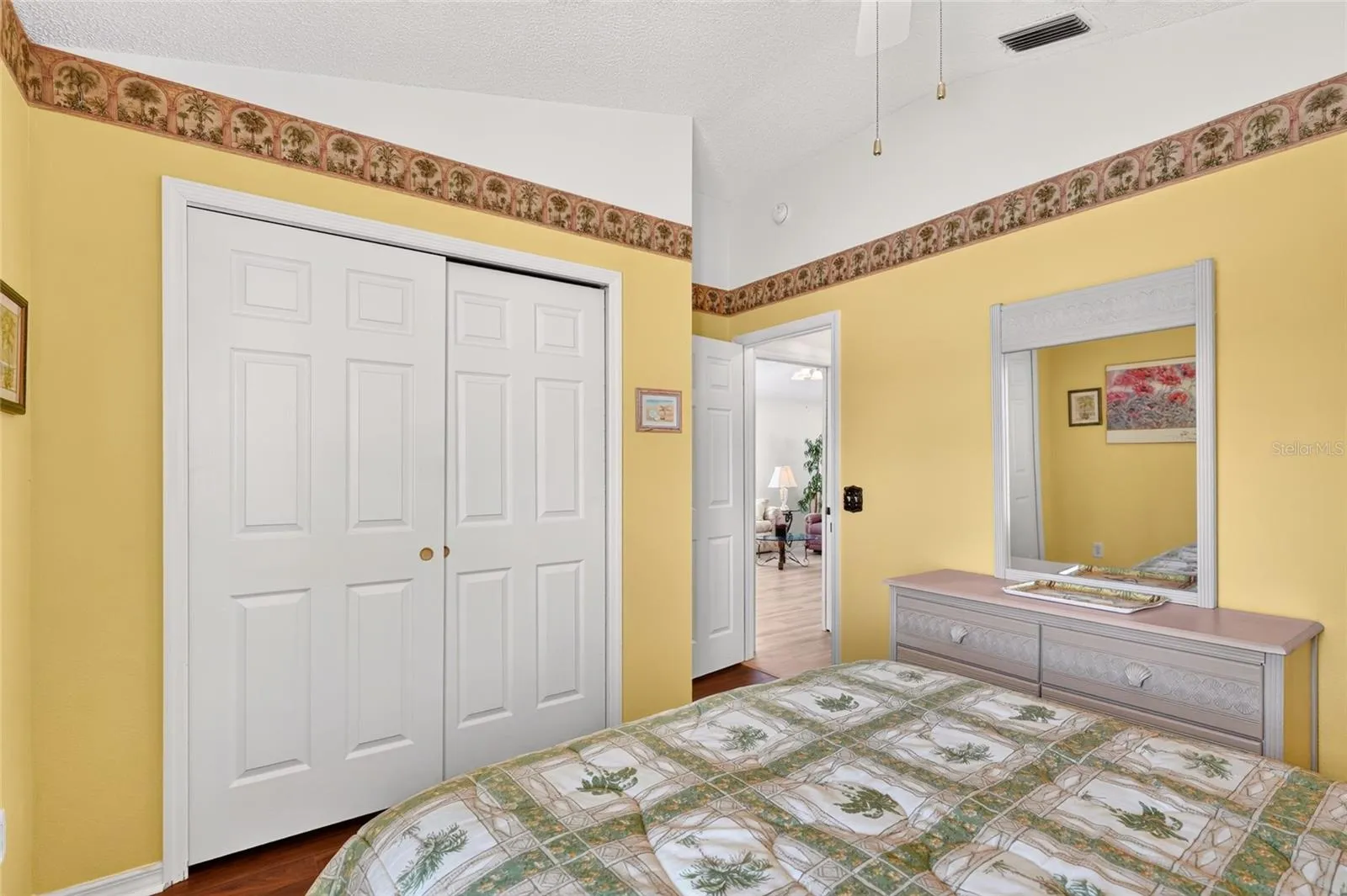 Guest bedroom