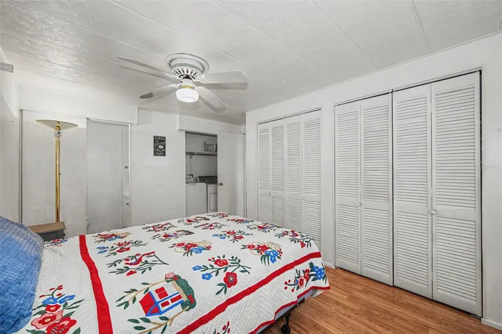 Primary bdrm w/ensuite bath and laundry closet