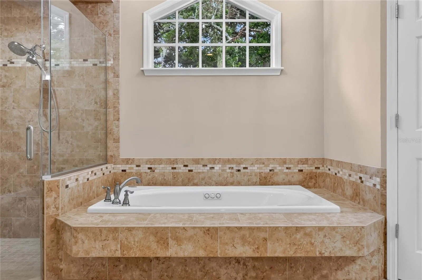 Jacuzzi Tub