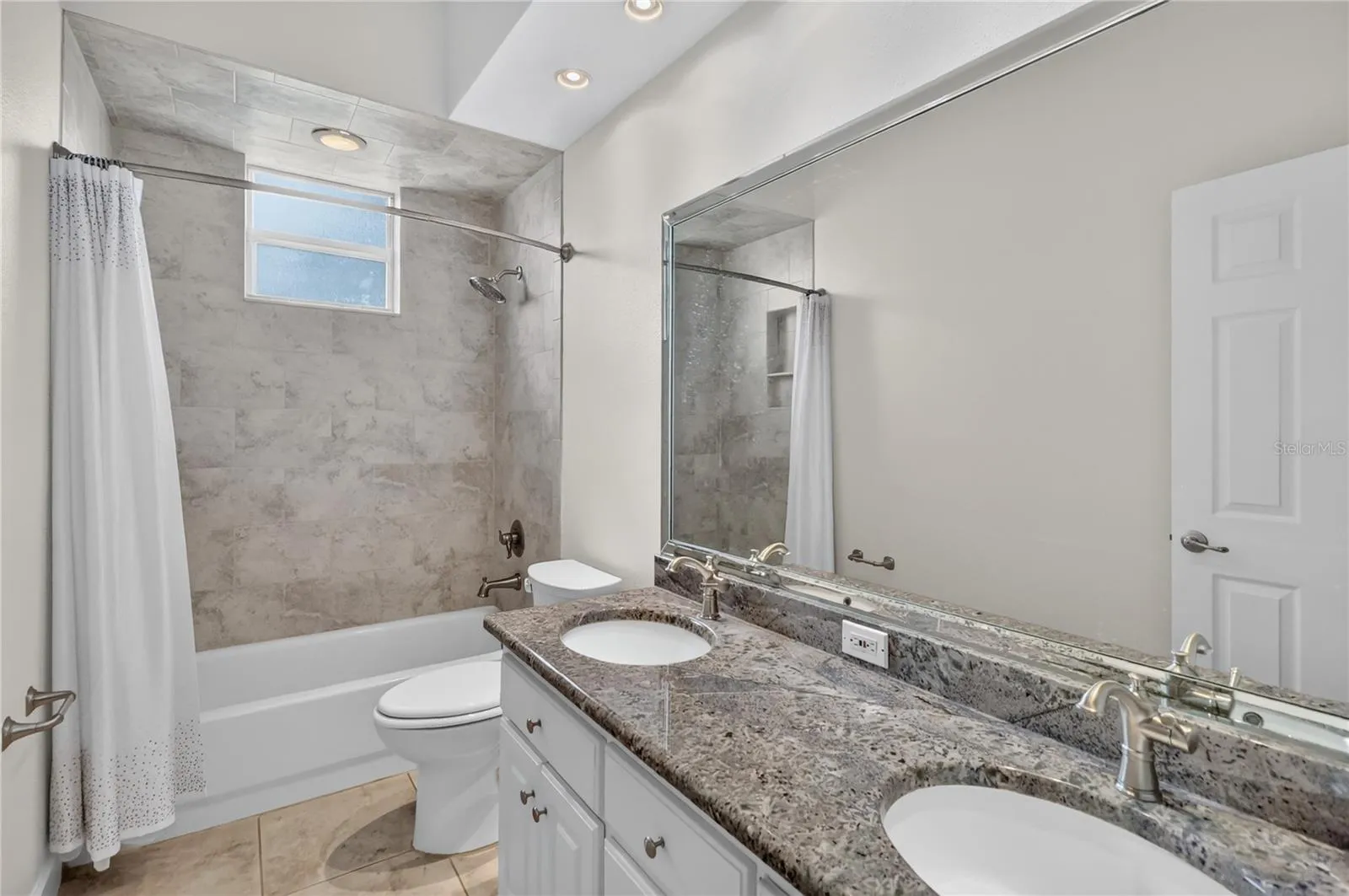 Bathroom with Double sinks and Granite