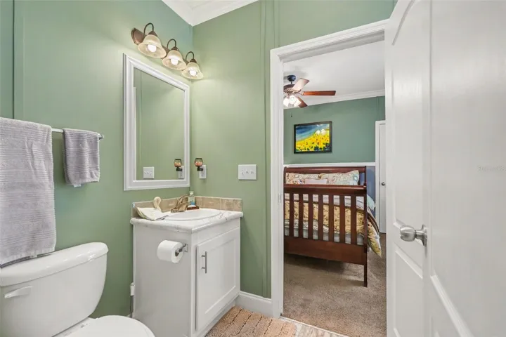 Jack &amp; Jill 2nd bathroom
