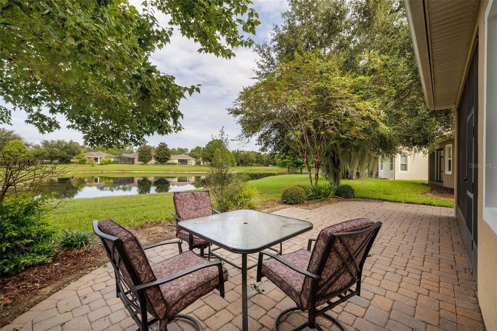 Extended paver lanai