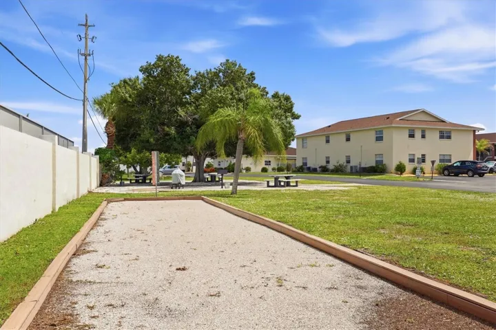 Grill Area &amp; picnic tables