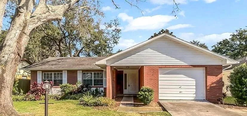 Block home with 1-car garage in Davenport - great investor opportunity near Orlando attractions