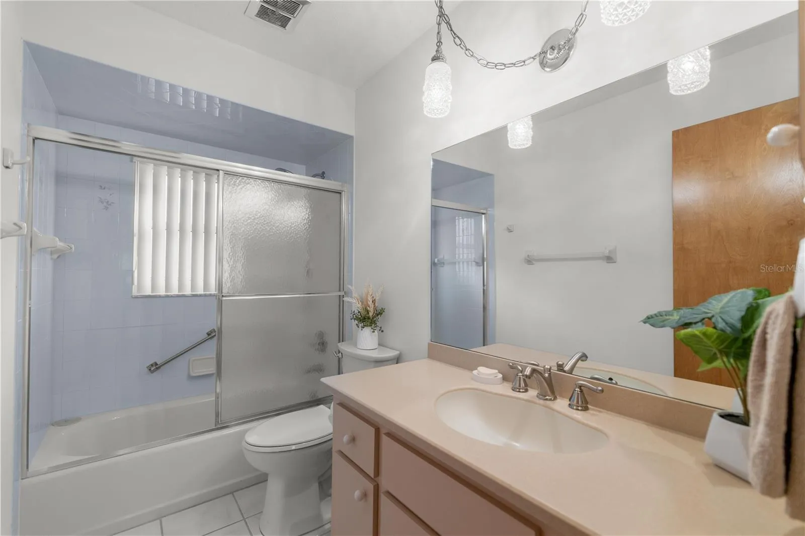 Guest Bath 1