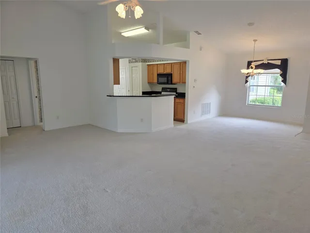 Spacious Family &amp; Dining Room