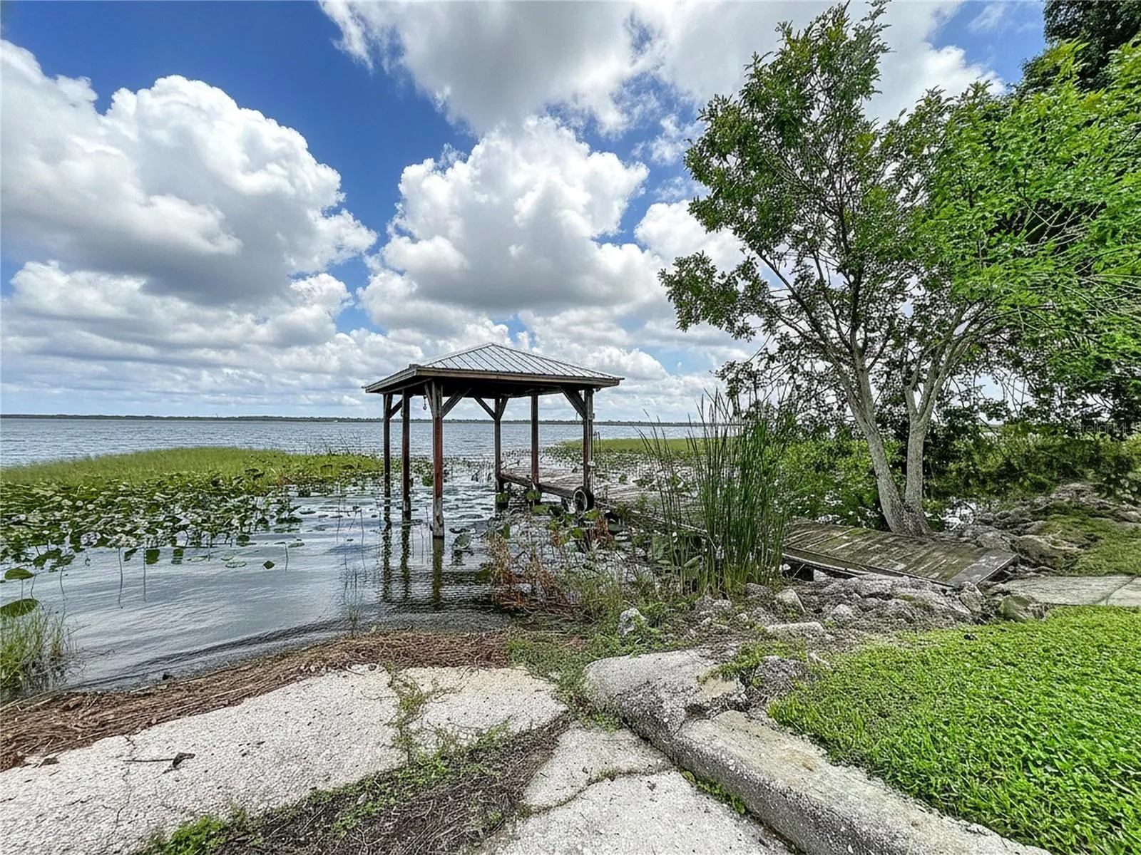 Lakefront view and dock and ramp