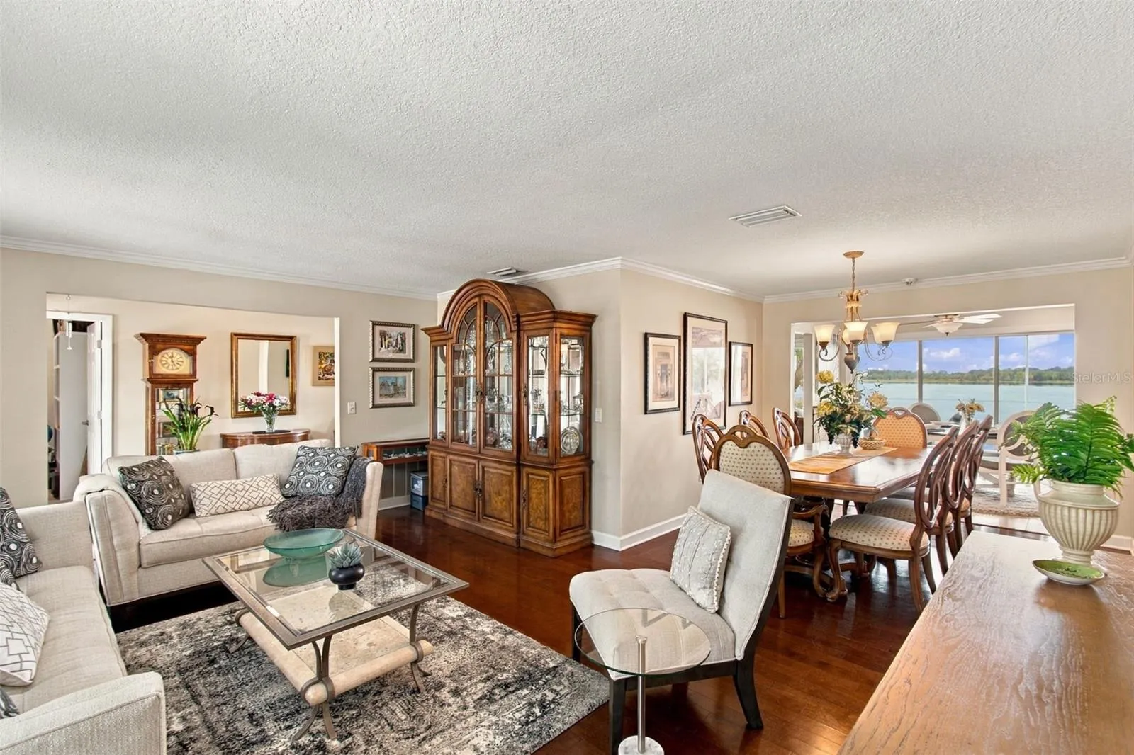 Formal living room & dining room - Hardwood flooring