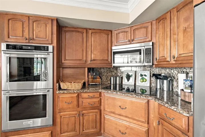 Kitchen - Built in double convection ovens