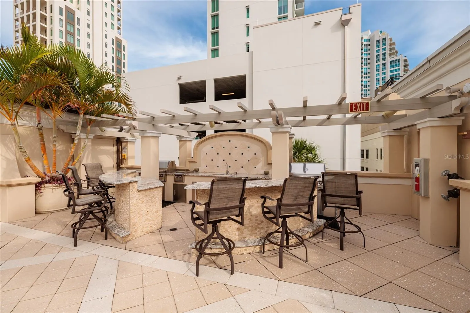 Parkshore Plaza Community Outdoor Kitchen and Grill