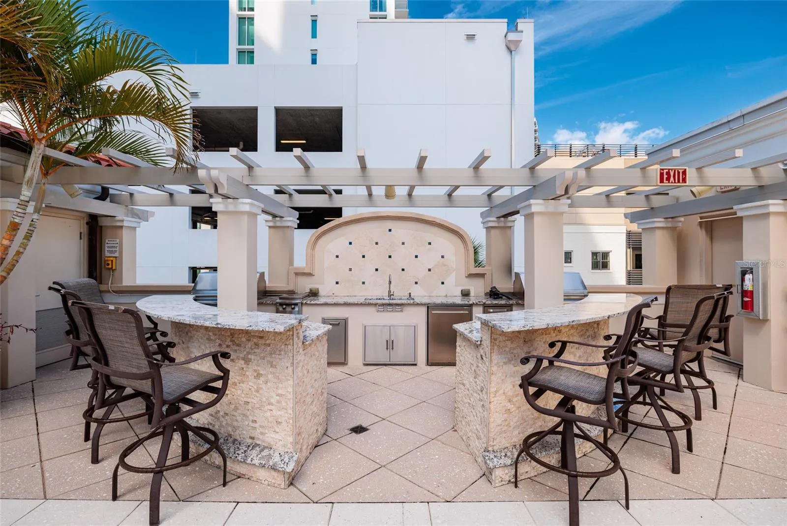 Parkshore Plaza Community Outdoor Kitchen and Grill