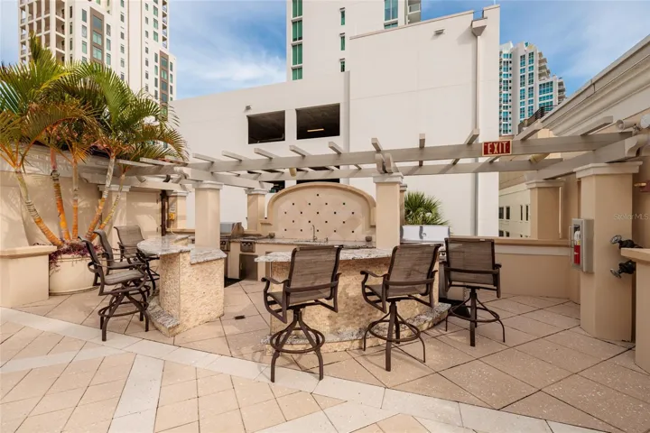 Parkshore Plaza Community Outdoor Kitchen and Grill