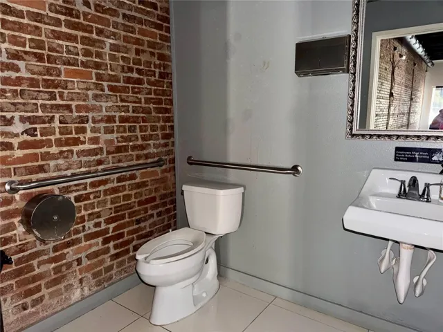 restroom 1