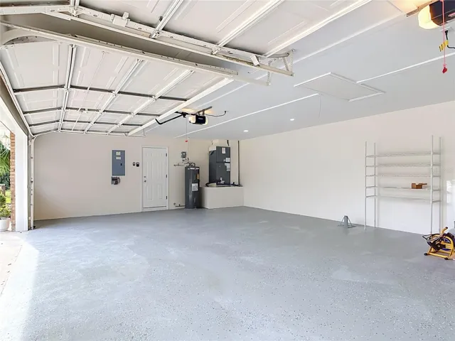 huge 3 car garage 33x22