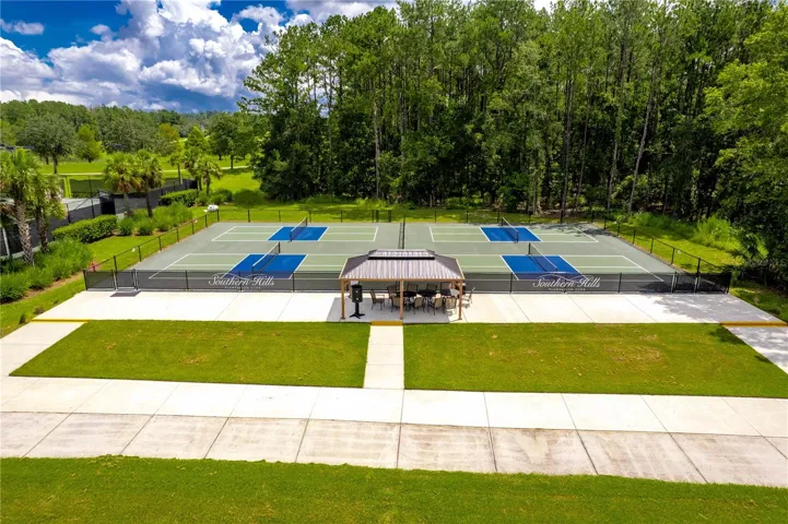pickleball courts