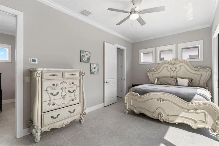 In law suite, bedroom 6