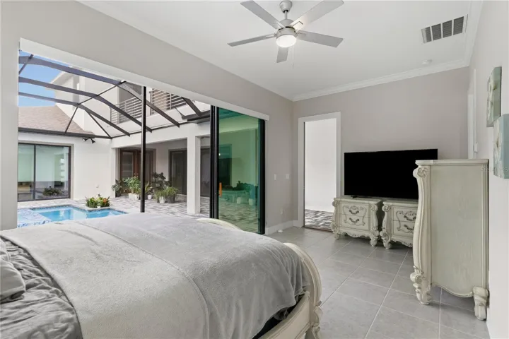 In law suite, bedroom 6