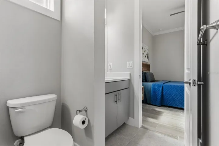 Jack &amp; Jill bathroom