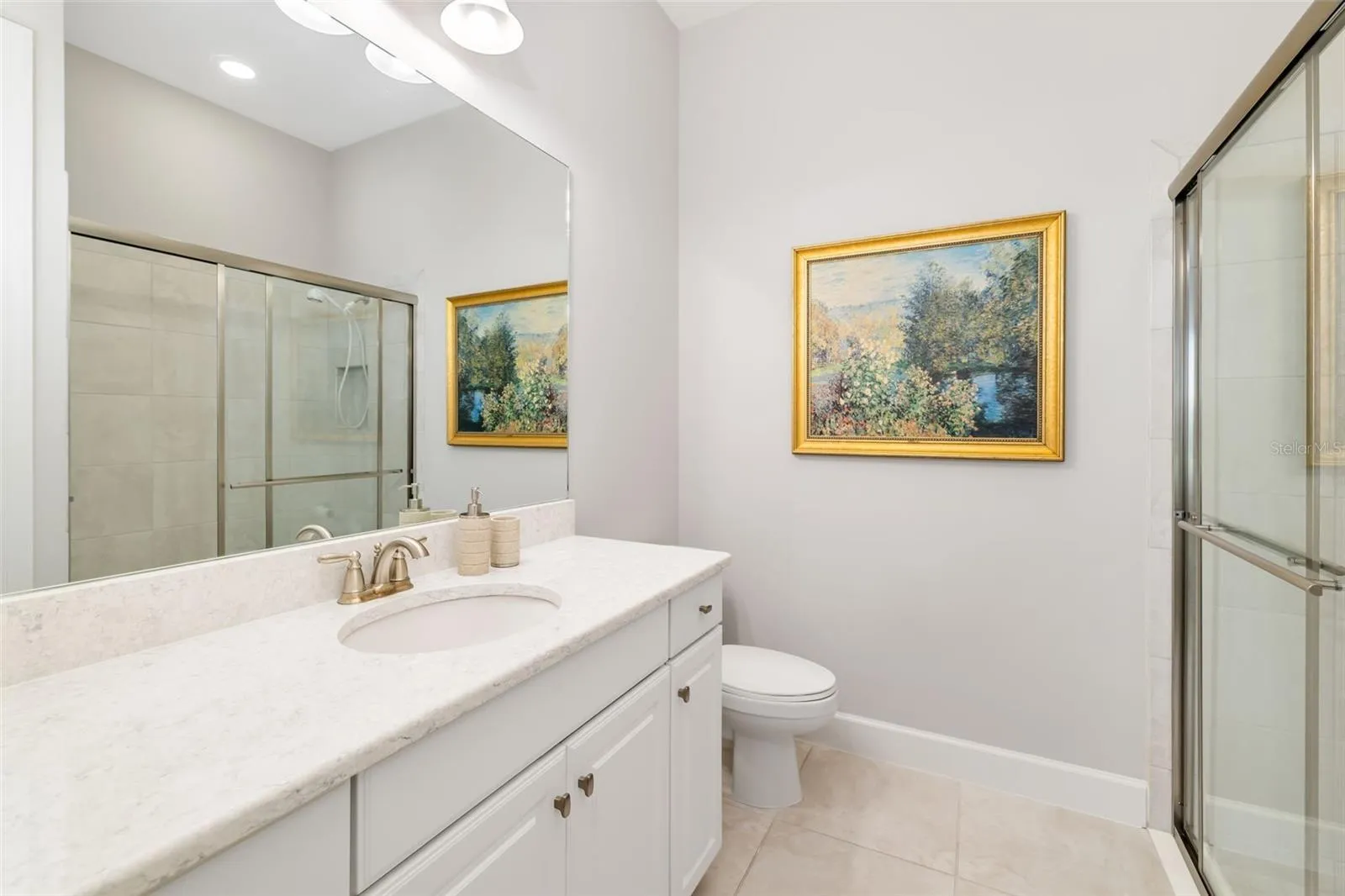 Third ensuite bathroom