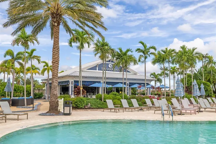 View from the pool to the Bahama Bar