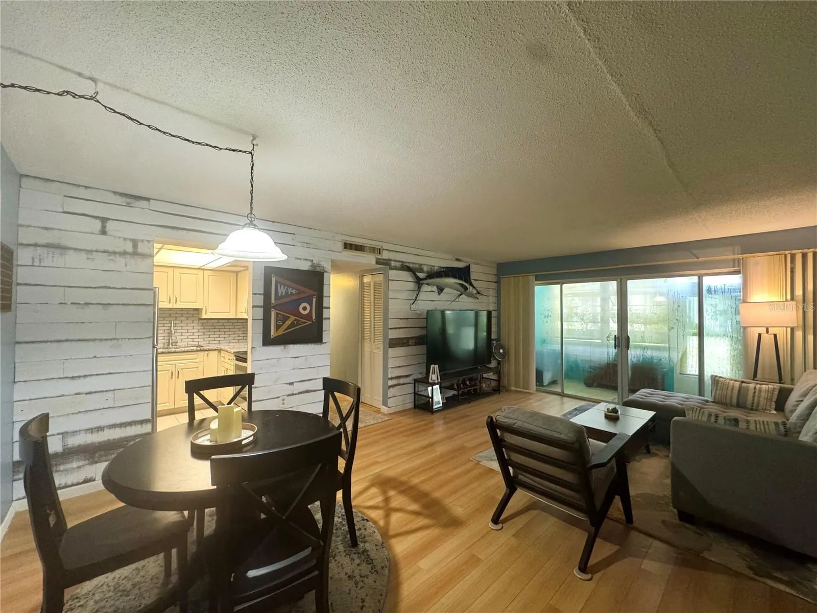 Dining / living room