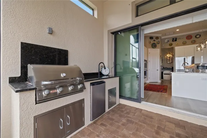 Outdoor Kitchen