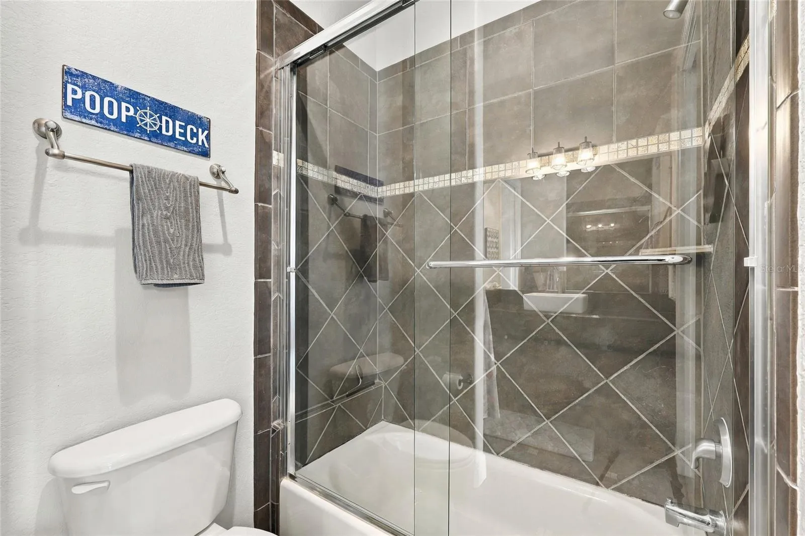 BEDROOM 5 ENSUITE BATHROOM
