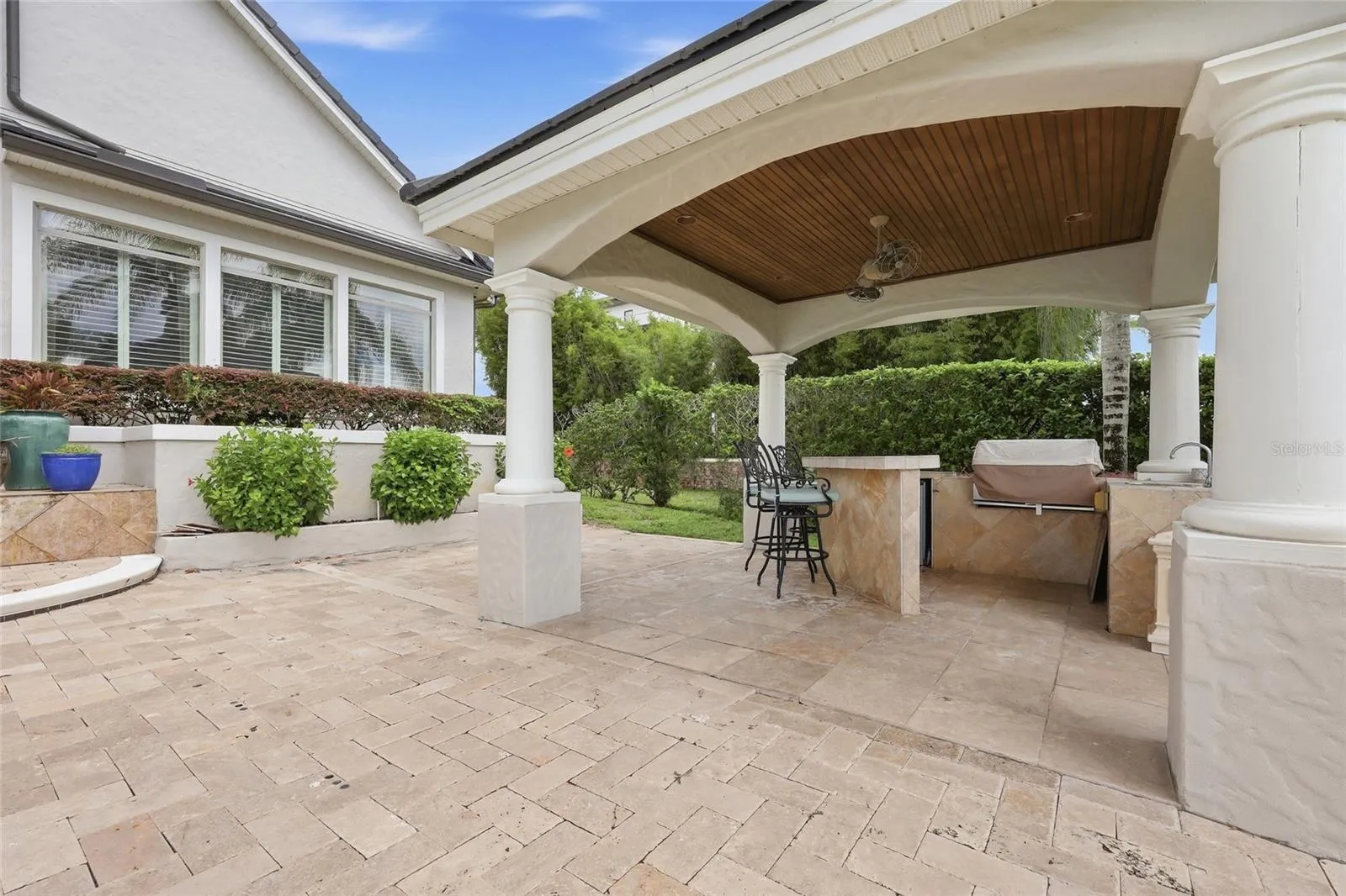 SUMMER KITCHEN