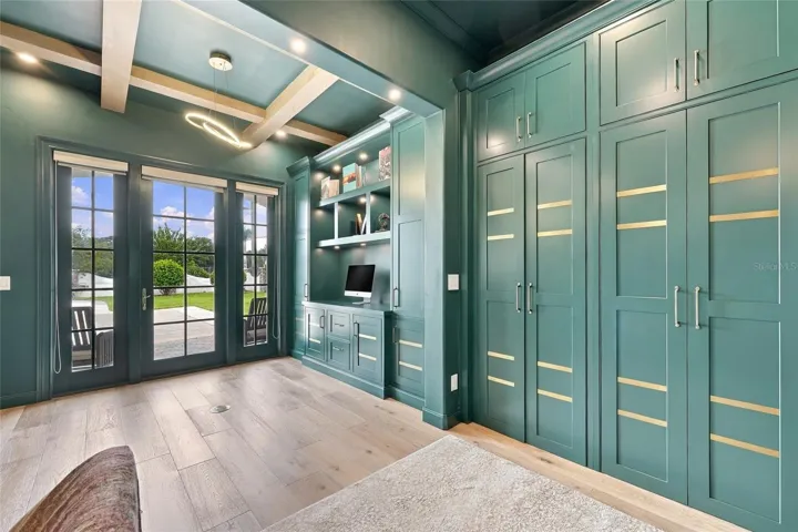 2/OFFICE WITH BUILT-IN STORAGE
