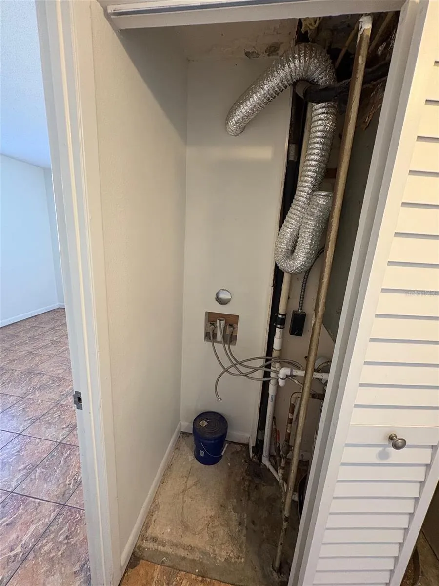 Laundry Closet (Stackable)
