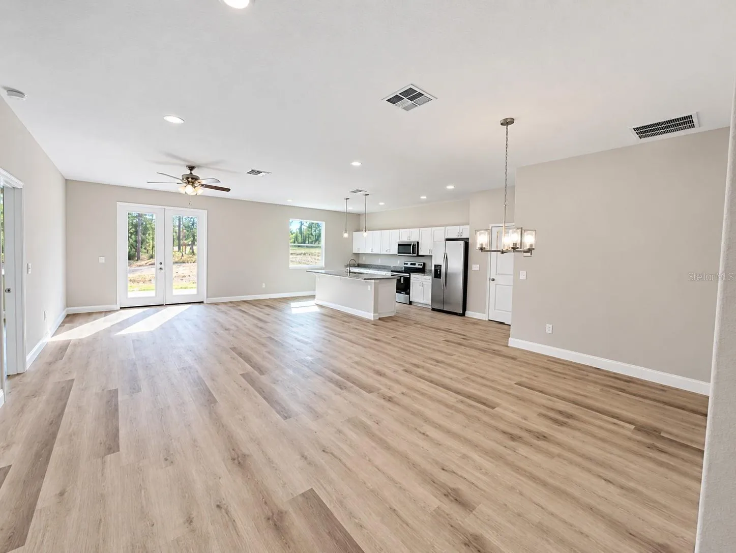 Great room model facing 8' French Doors model