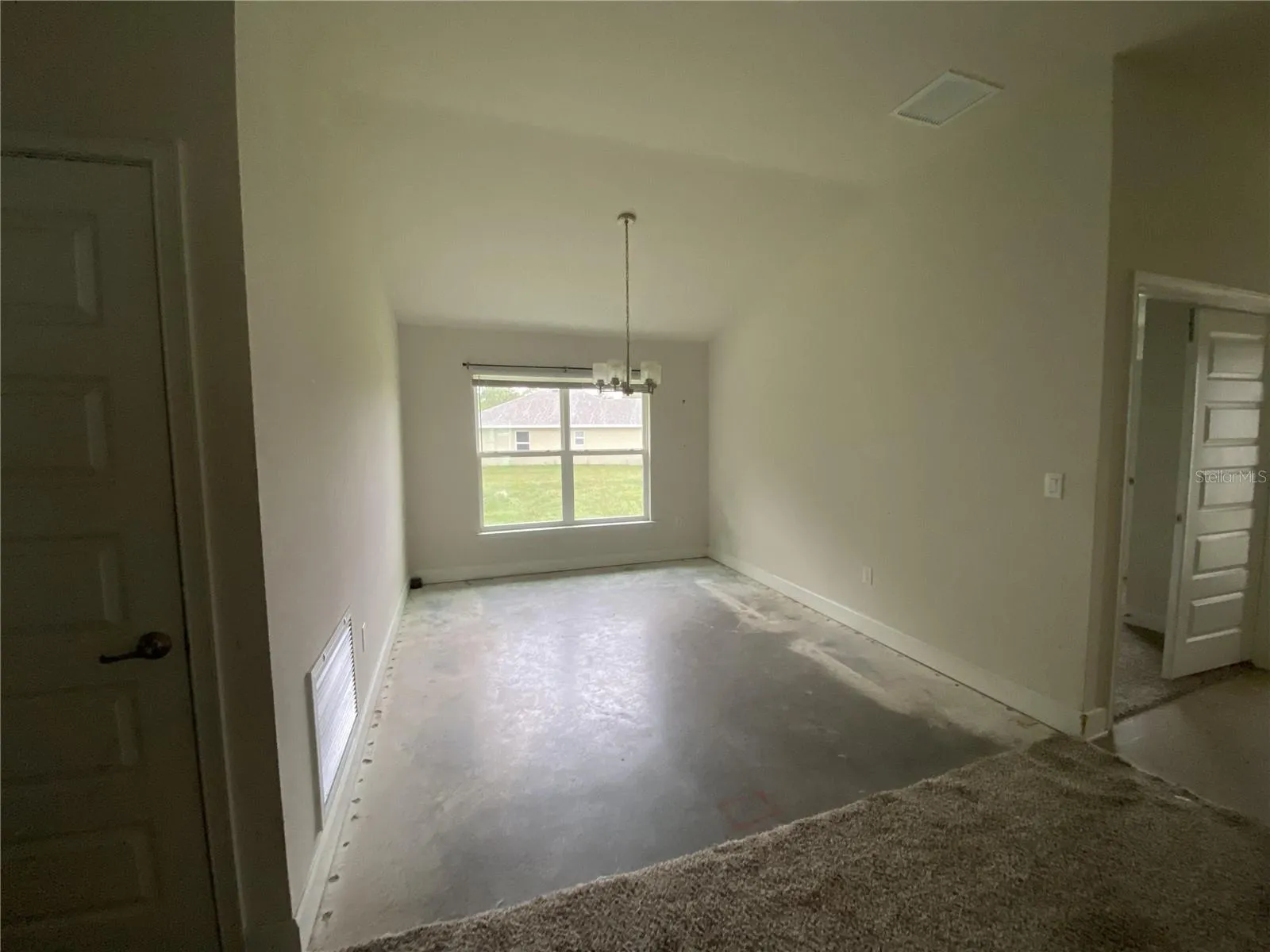 Dinning Room. Ready for your Floor Choice.