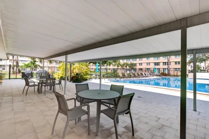 Alfresco dining by the pool