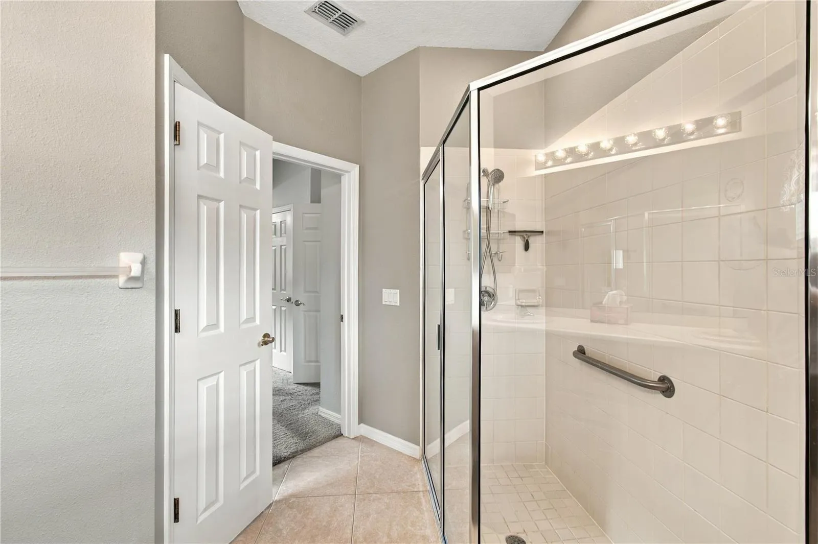 WALK-IN SHOWER